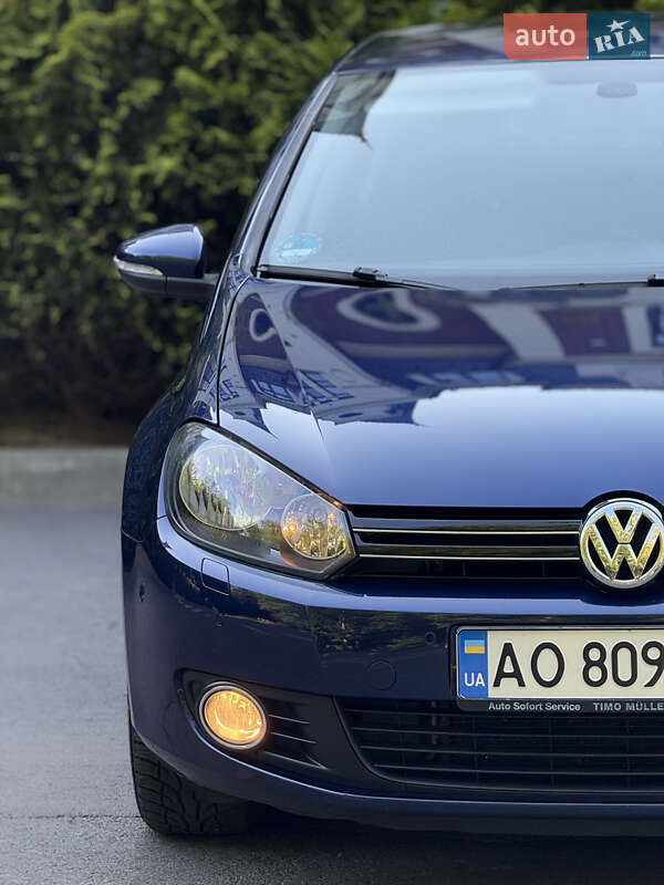 Хетчбек Volkswagen Golf 2010 в Ужгороді