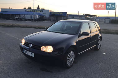 Хетчбек Volkswagen Golf 2003 в Корсунь-Шевченківському