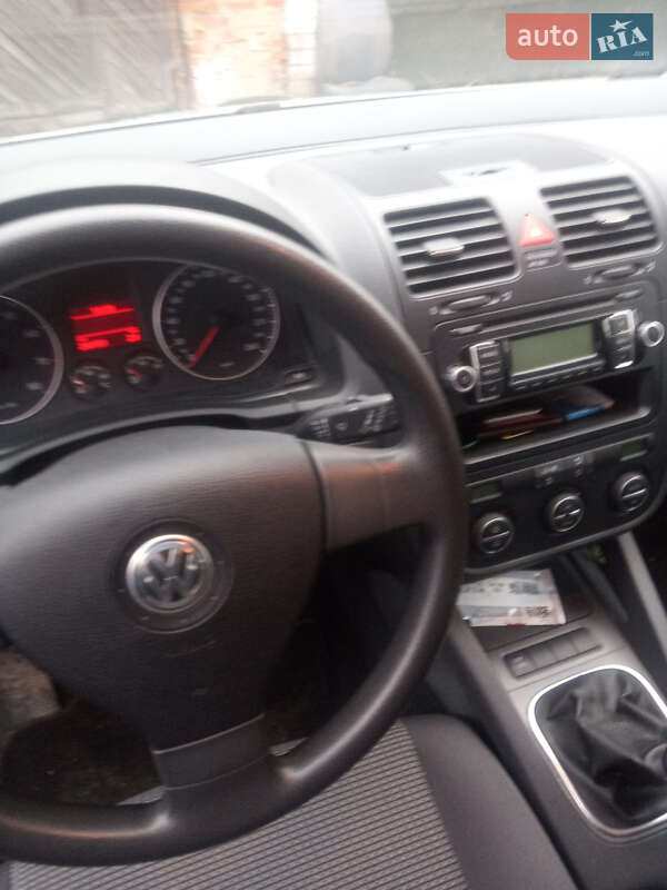 Універсал Volkswagen Golf 2009 в Житомирі