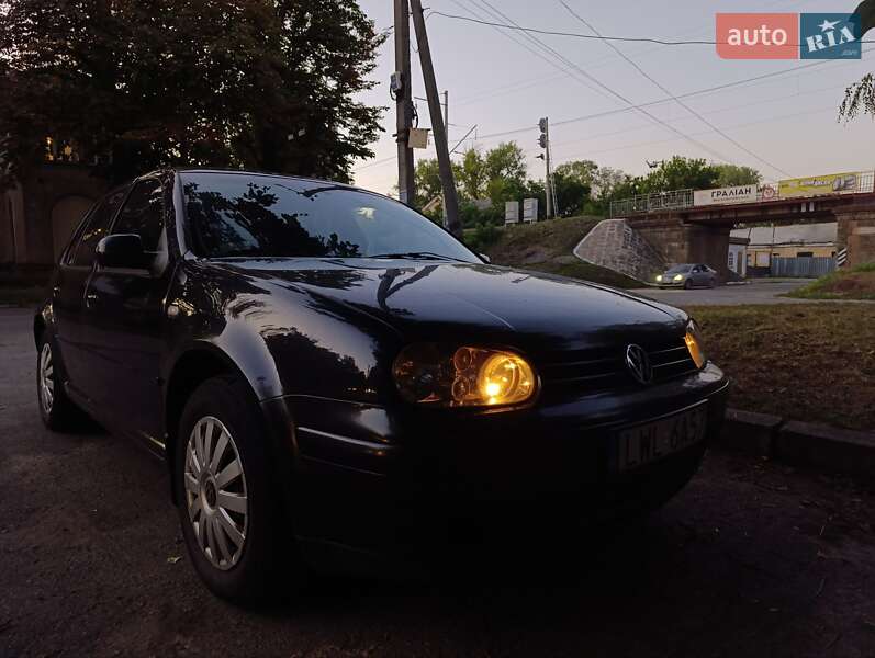 Хетчбек Volkswagen Golf 2000 в Кременчуці