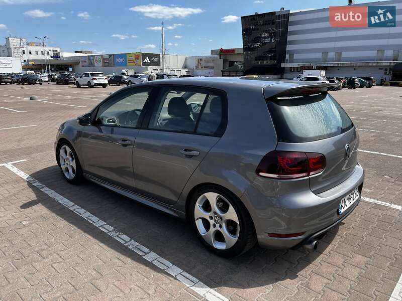 Хэтчбек Volkswagen Golf 2012 в Киеве