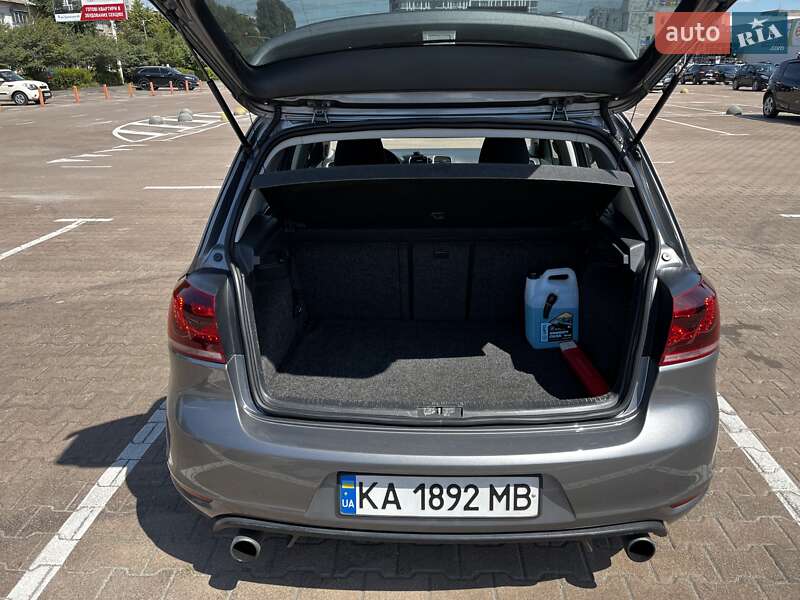 Хэтчбек Volkswagen Golf 2012 в Киеве