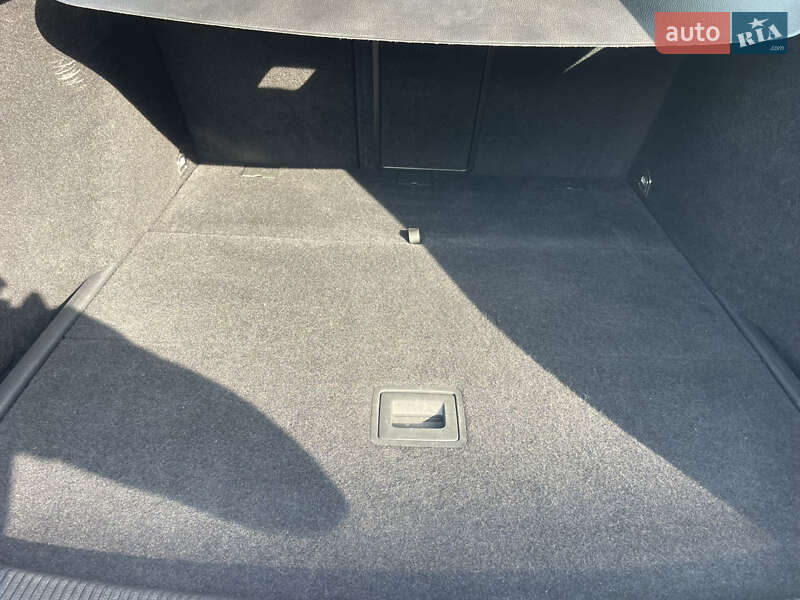 Універсал Volkswagen Golf 2009 в Луцьку