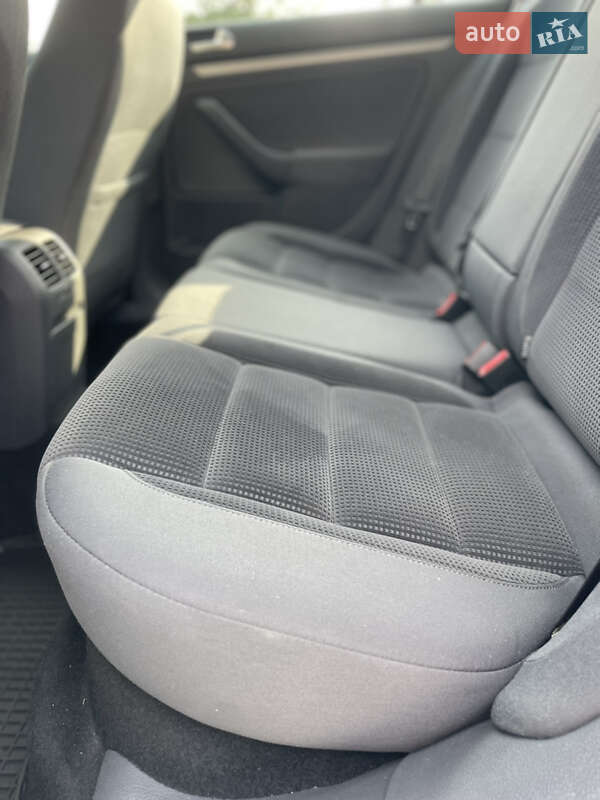 Універсал Volkswagen Golf 2009 в Луцьку