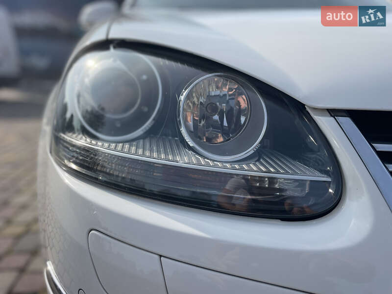 Універсал Volkswagen Golf 2009 в Луцьку