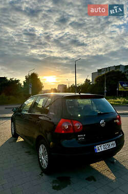 Хетчбек Volkswagen Golf 2006 в Дрогобичі