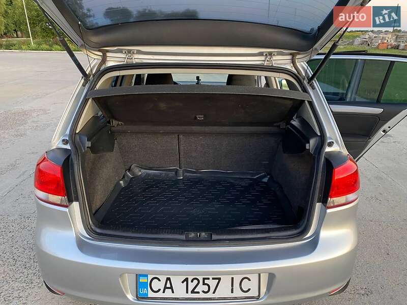 Хетчбек Volkswagen Golf 2009 в Монастирищеві