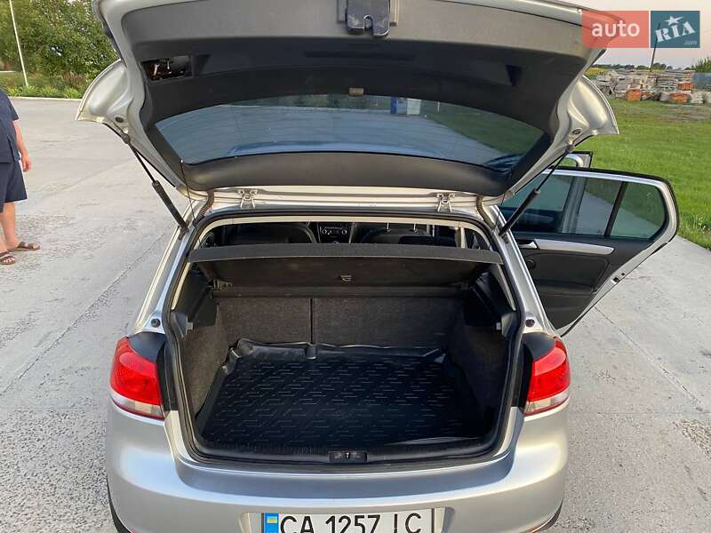 Хетчбек Volkswagen Golf 2009 в Монастирищеві