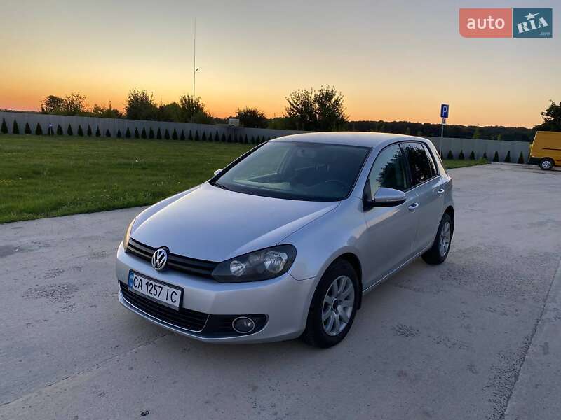 Хетчбек Volkswagen Golf 2009 в Монастирищеві