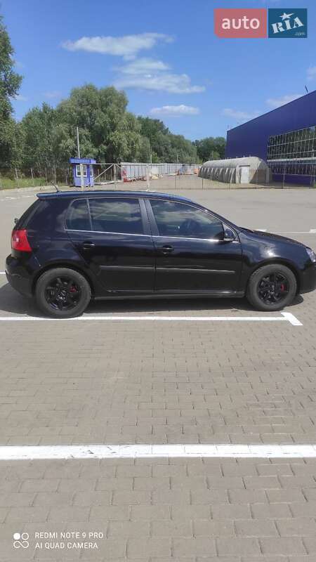 Хетчбек Volkswagen Golf 2004 в Сумах