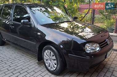 Хетчбек Volkswagen Golf 2002 в Мукачевому