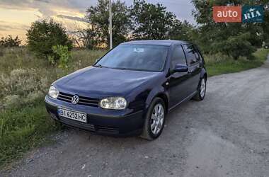 Хэтчбек Volkswagen Golf 2003 в Полтаве