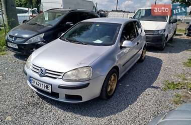 Хэтчбек Volkswagen Golf 2005 в Ровно