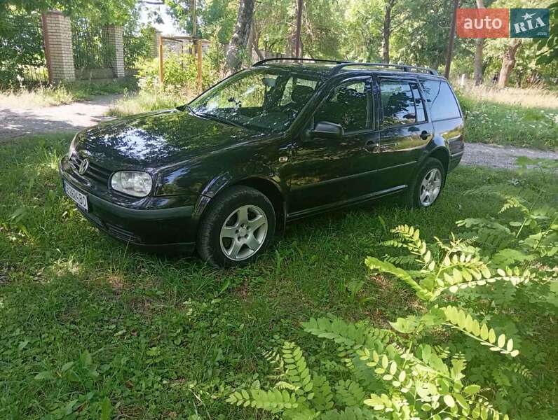 Універсал Volkswagen Golf 2001 в Хотині