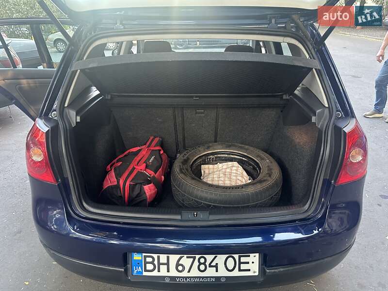 Хетчбек Volkswagen Golf 2005 в Одесі