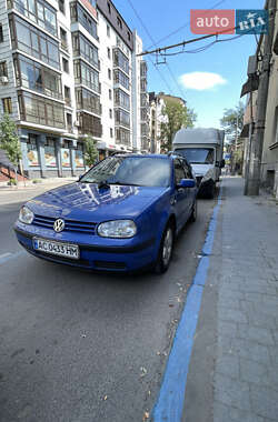 Универсал Volkswagen Golf 2000 в Ивано-Франковске