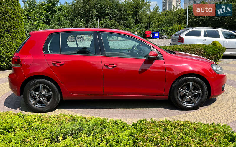 Хэтчбек Volkswagen Golf 2011 в Львове