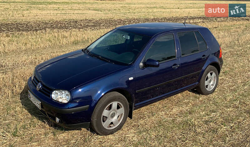 Volkswagen Golf 2003