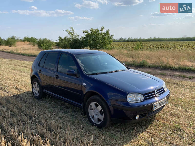 Хетчбек Volkswagen Golf 2003 в Роздільній