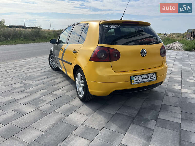 Хетчбек Volkswagen Golf 2007 в Києві