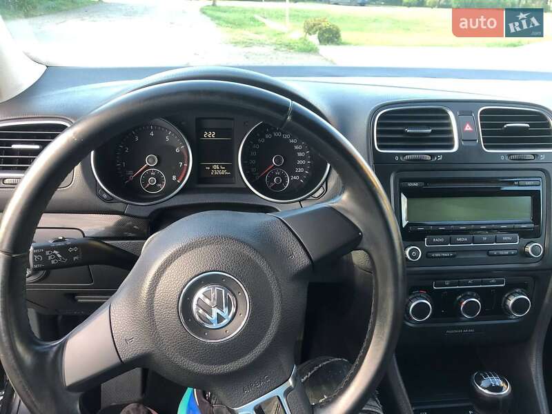 Хэтчбек Volkswagen Golf 2009 в Луцке