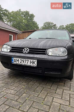 Хэтчбек Volkswagen Golf 2000 в Ровно