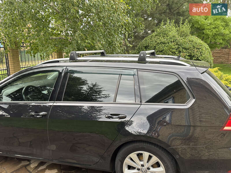 Універсал Volkswagen Golf 2017 в Запоріжжі