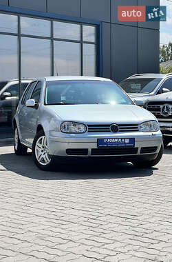 Хэтчбек Volkswagen Golf 2003 в Нововолынске