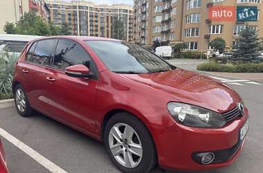 Хэтчбек Volkswagen Golf 2009 в Киеве