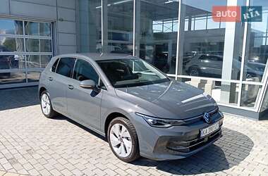 Хэтчбек Volkswagen Golf 2024 в Киеве