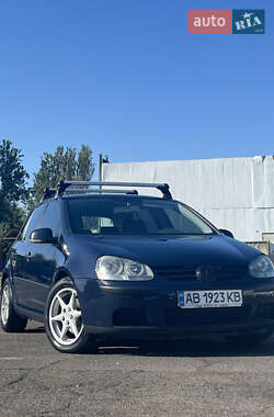 Хэтчбек Volkswagen Golf 2004 в Одессе