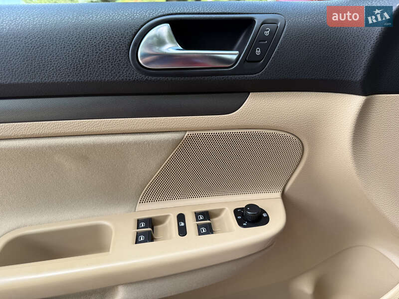 Універсал Volkswagen Golf 2008 в Рівному фото 70 Універсал Volkswagen Golf 2008 в Рівному