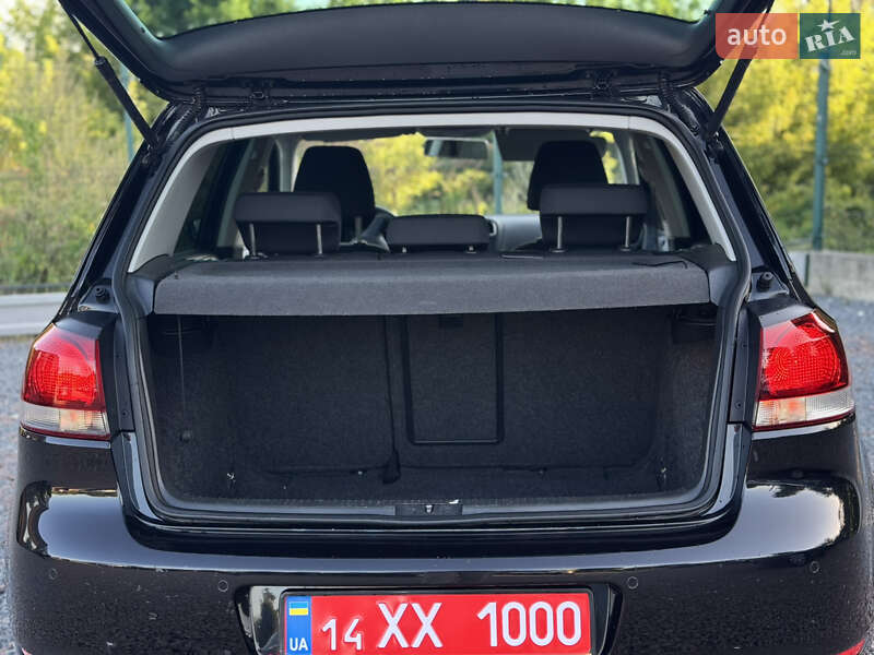 Хэтчбек Volkswagen Golf 2010 в Дрогобыче