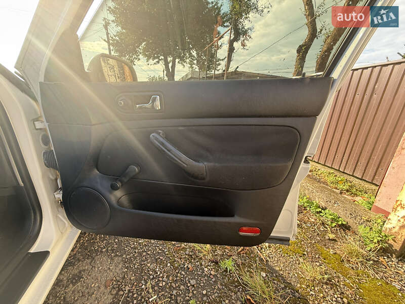 Хетчбек Volkswagen Golf 1998 в Кіцмані