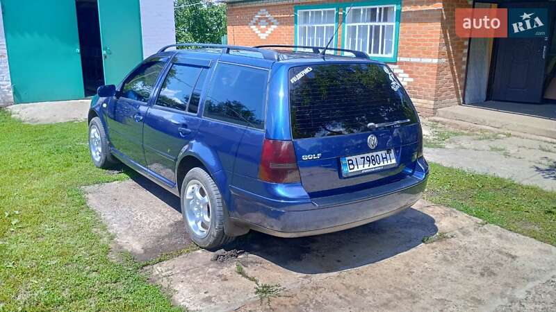 Універсал Volkswagen Golf 2004 в Умані
