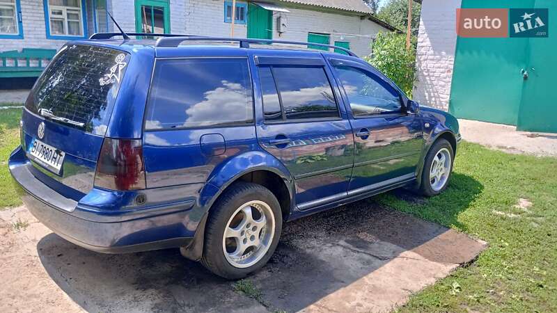 Універсал Volkswagen Golf 2004 в Умані