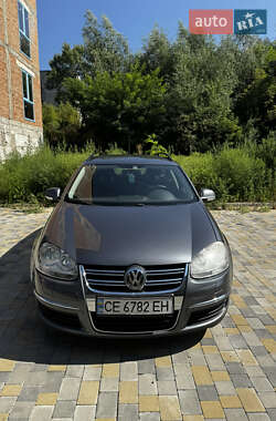 Універсал Volkswagen Golf 2009 в Чернівцях