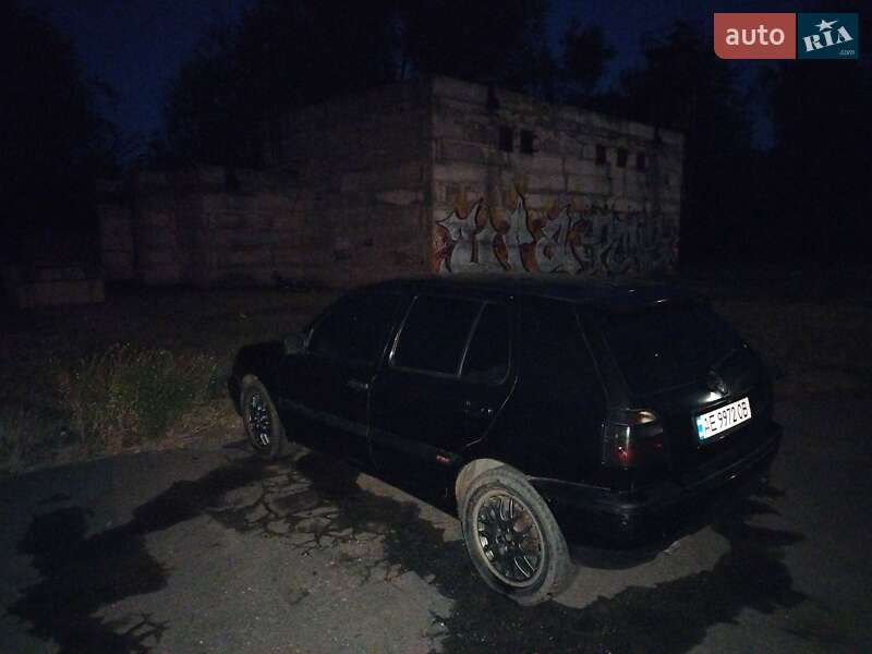 Хэтчбек Volkswagen Golf 1994 в Кривом Роге