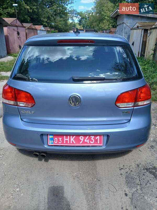 Хэтчбек Volkswagen Golf 2010 в Полтаве