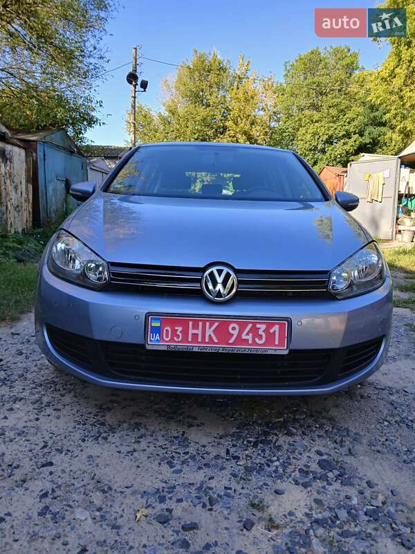 Хэтчбек Volkswagen Golf 2010 в Полтаве