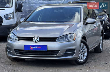 Хэтчбек Volkswagen Golf 2015 в Киеве