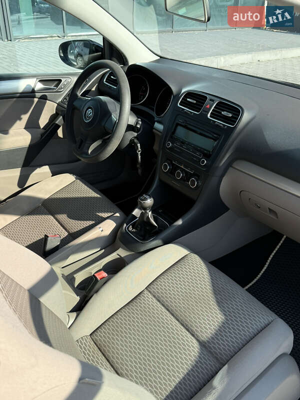 Хетчбек Volkswagen Golf 2009 в Хмельницькому
