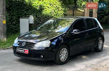 Хетчбек Volkswagen Golf 2006 в Києві