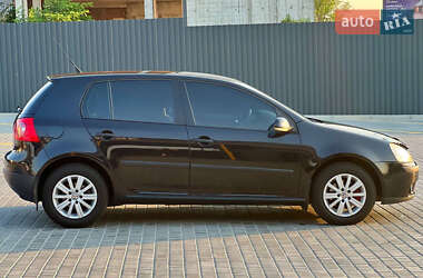 Хэтчбек Volkswagen Golf 2006 в Киеве