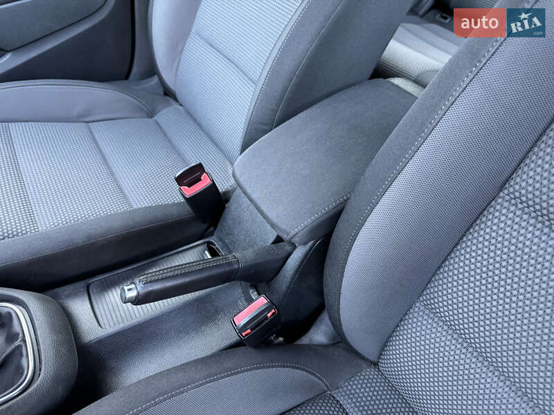 Хэтчбек Volkswagen Golf 2008 в Славуте