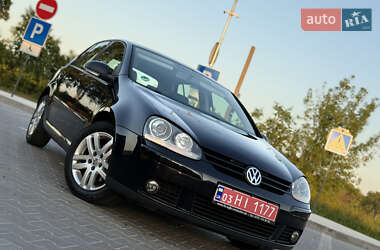 Хэтчбек Volkswagen Golf 2006 в Владимире