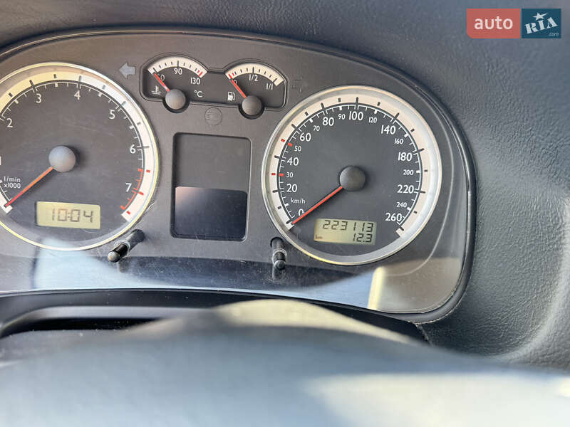 Універсал Volkswagen Golf 2005 в Вінниці