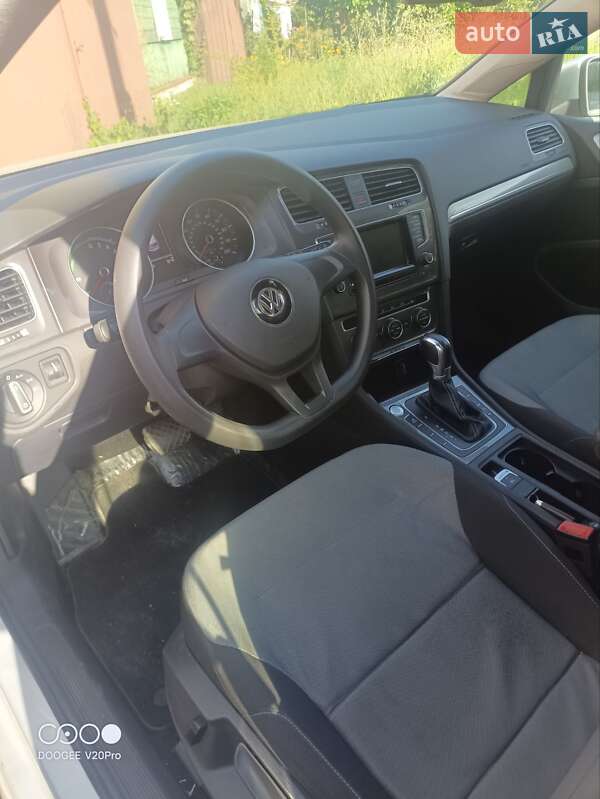 Хетчбек Volkswagen Golf 2015 в Шостці