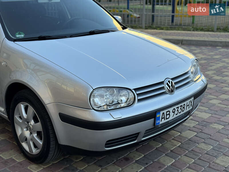 Хетчбек Volkswagen Golf 2001 в Вінниці