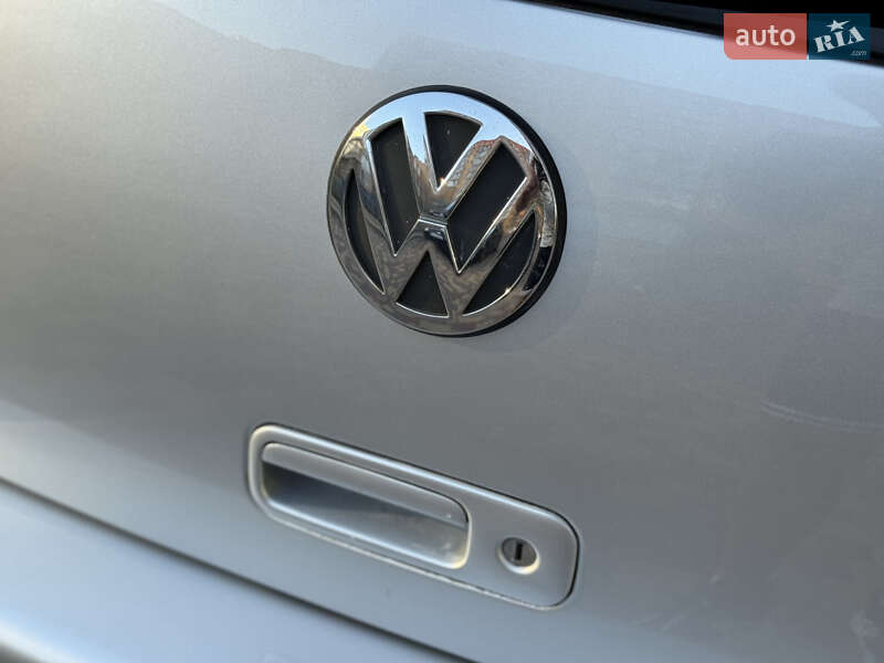 Хетчбек Volkswagen Golf 2001 в Вінниці